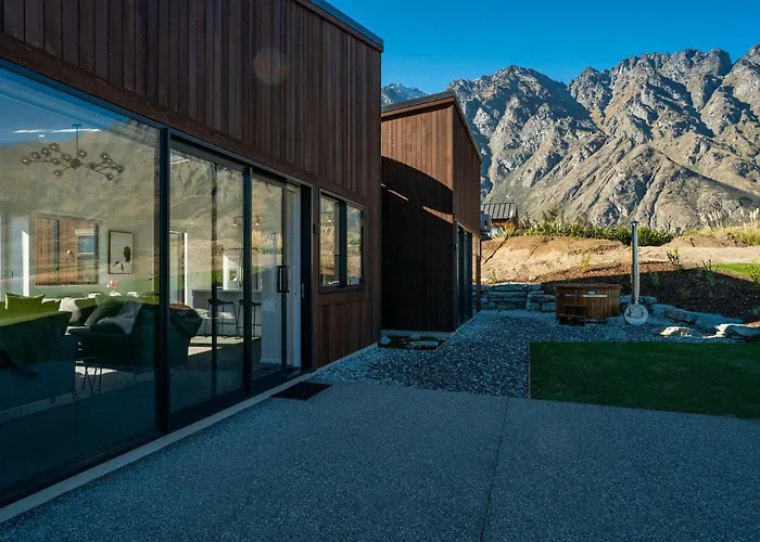 A Remarkable Stay - Jack\'S Point Holiday Home